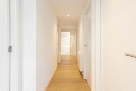 Huoneisto vuokrattavana Barcelona, Espanja, 4 makuuhuonetta, 140 m2 No. 192849 - kuva 16