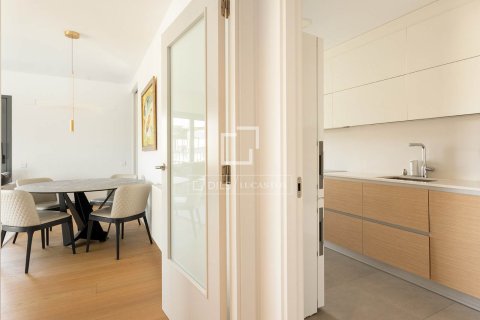 Huoneisto vuokrattavana Barcelona, Espanja, 4 makuuhuonetta, 140 m2 No. 192849 - kuva 15