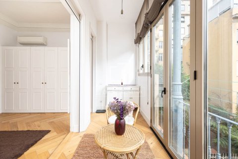 Huoneisto vuokrattavana Barcelona, Espanja, 3 makuuhuonetta, 140 m2 No. 192847 - kuva 12