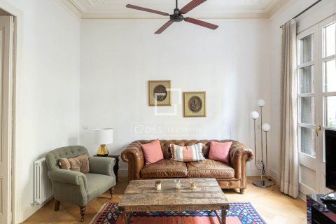 Huoneisto vuokrattavana Barcelona, Espanja, 3 makuuhuonetta, 140 m2 No. 192847 - kuva 3
