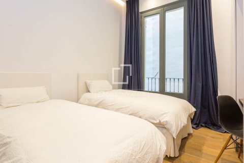 Huoneisto myytävänä Barcelona, Espanja, 3 makuuhuonetta, 121 m2 No. 192834 - kuva 14