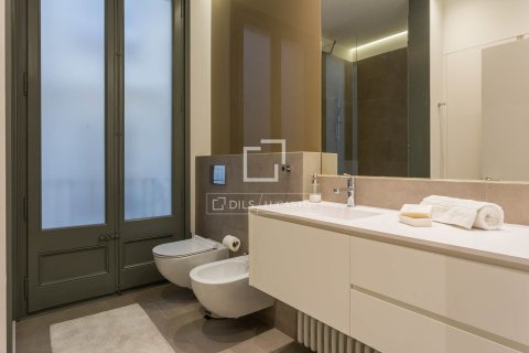 Huoneisto myytävänä Barcelona, Espanja, 3 makuuhuonetta, 121 m2 No. 192834 - kuva 5