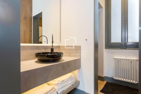 Huoneisto myytävänä Barcelona, Espanja, 3 makuuhuonetta, 121 m2 No. 192834 - kuva 10
