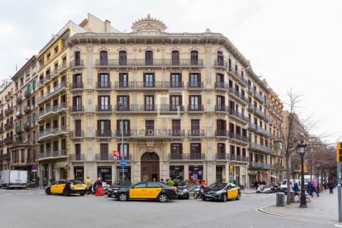 Huoneisto myytävänä Barcelona, Espanja, 3 makuuhuonetta, 121 m2 No. 192834 - kuva 20
