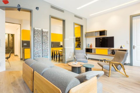 Huoneisto myytävänä Barcelona, Espanja, 3 makuuhuonetta, 121 m2 No. 192834 - kuva 3
