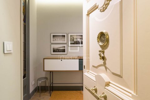 Huoneisto myytävänä Barcelona, Espanja, 3 makuuhuonetta, 121 m2 No. 192834 - kuva 17
