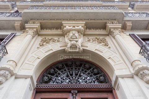 Huoneisto myytävänä Barcelona, Espanja, 3 makuuhuonetta, 121 m2 No. 192834 - kuva 18
