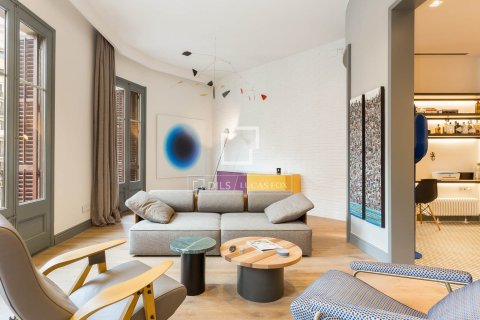 Huoneisto Barcelona, Espanja 3 makuuhuonetta, 121 m2 No. 192834