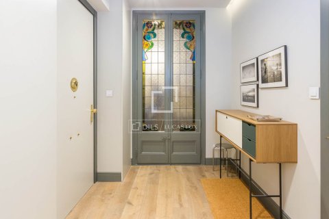 Huoneisto myytävänä Barcelona, Espanja, 3 makuuhuonetta, 121 m2 No. 192834 - kuva 16