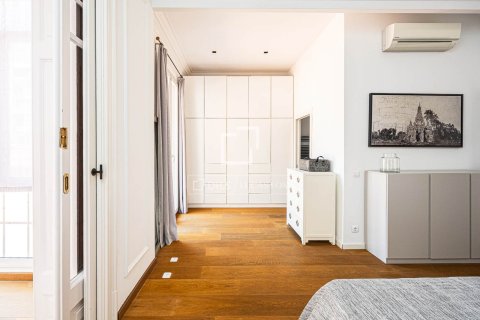 Huoneisto vuokrattavana Barcelona, Espanja, 4 makuuhuonetta, 174 m2 No. 192852 - kuva 22
