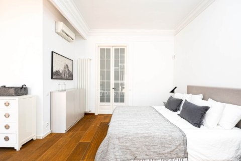Huoneisto vuokrattavana Barcelona, Espanja, 4 makuuhuonetta, 174 m2 No. 192852 - kuva 21