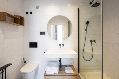 Huoneisto vuokrattavana Barcelona, Espanja, 4 makuuhuonetta, 174 m2 No. 192852 - kuva 25