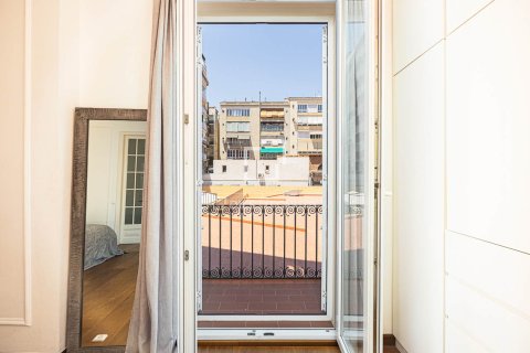 Huoneisto vuokrattavana Barcelona, Espanja, 4 makuuhuonetta, 174 m2 No. 192852 - kuva 27