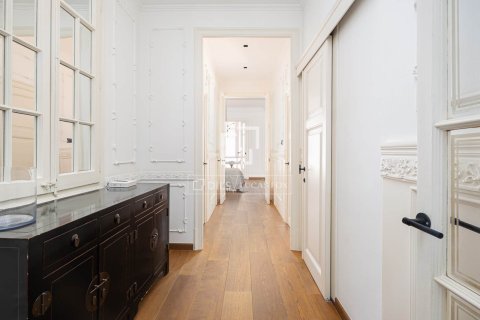 Huoneisto vuokrattavana Barcelona, Espanja, 4 makuuhuonetta, 174 m2 No. 192852 - kuva 30