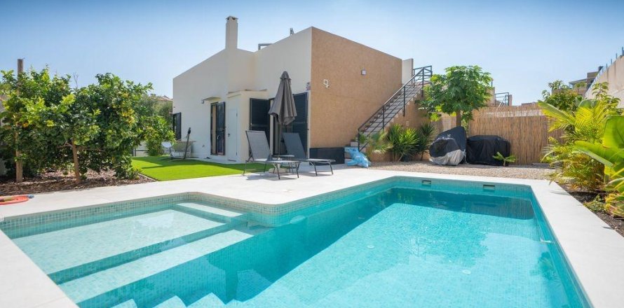 Villa a La Zenia, Alicante, Spagna 3 camere da letto, 76 mq. N° 165662