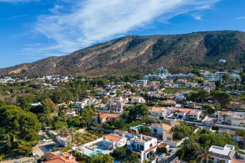 Villa for sale in L'Alfàs del Pi, Alicante, Spain 4 bedrooms, 295.15 sq.m. No. 165666 - photo 10