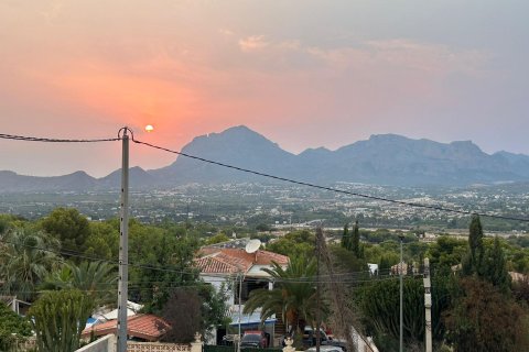 Villa for sale in L'Alfàs del Pi, Alicante, Spain 4 bedrooms, 295.15 sq.m. No. 165666 - photo 14