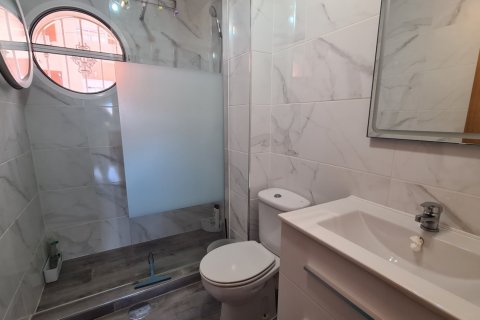 Apartment for sale Alicante, Spain 3 bedrooms,  No. 133643 - photo 20