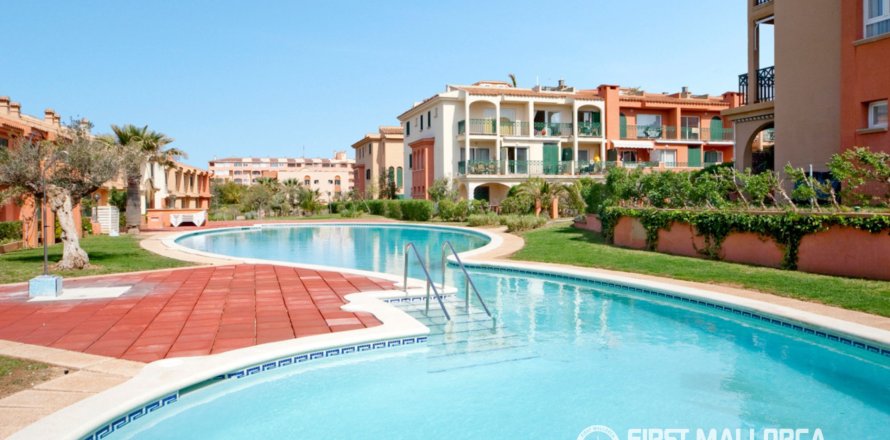 Apartment à Port Adriano, Mallorca, Espagne 4 chambres, 140 m2 No. 177325
