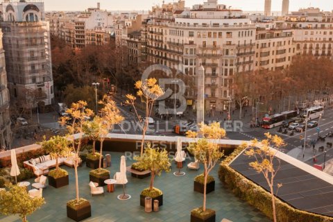 Lägenhet till salu i Barcelona, Spanien 2 sovrum, 235 kvm. Nr. 158610 - foto 8