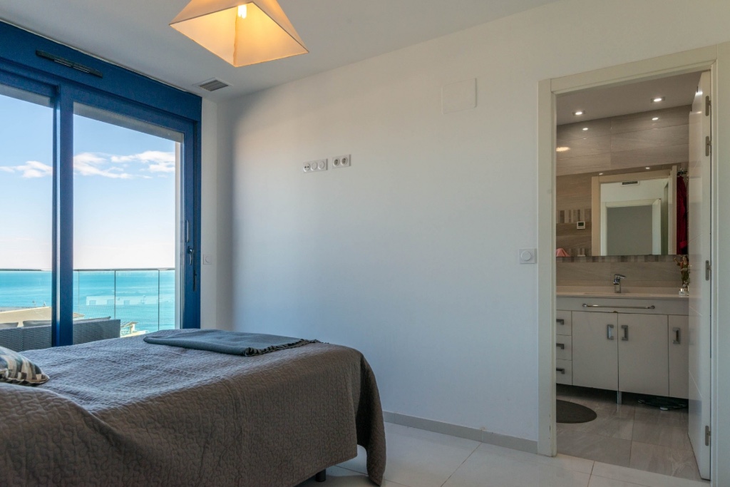 Apartment in Punta Prima, Alicante, Spain 2 bedrooms, 72 sq.m. No. 145342