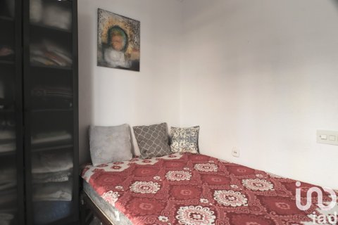 Huoneisto myytävänä L'Hospitalet de Llobregat, Barcelona, Espanja, 5 makuuhuonetta, 100 m2 No. 154047 - kuva 9