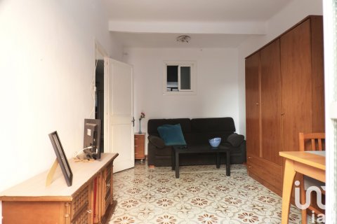 Huoneisto myytävänä L'Hospitalet de Llobregat, Barcelona, Espanja, 5 makuuhuonetta, 100 m2 No. 154047 - kuva 4