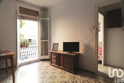 Huoneisto myytävänä L'Hospitalet de Llobregat, Barcelona, Espanja, 5 makuuhuonetta, 100 m2 No. 154047 - kuva 3