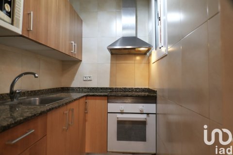 Huoneisto myytävänä L'Hospitalet de Llobregat, Barcelona, Espanja, 5 makuuhuonetta, 100 m2 No. 154047 - kuva 14