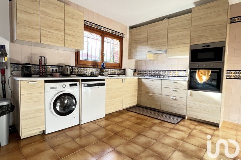 Продажа дома в Виланова-и-ла-Желтру, Барселона, Испания 4 спальни, 840м2 №154044 - фото 22