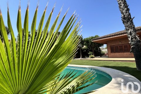 Продажа дома в Виланова-и-ла-Желтру, Барселона, Испания 4 спальни, 840м2 №154044 - фото 4