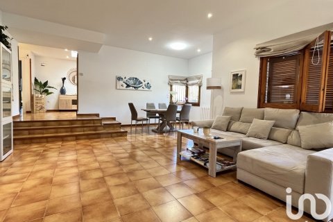 Продажа дома в Виланова-и-ла-Желтру, Барселона, Испания 4 спальни, 840м2 №154044 - фото 14