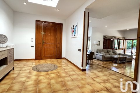 Продажа дома в Виланова-и-ла-Желтру, Барселона, Испания 4 спальни, 840м2 №154044 - фото 8