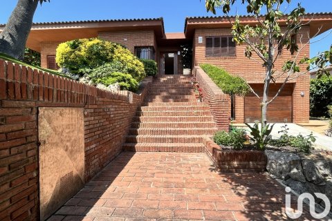 Продажа дома в Виланова-и-ла-Желтру, Барселона, Испания 4 спальни, 840м2 №154044 - фото 29