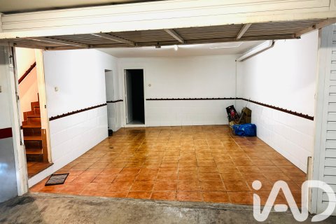 Kamienica w El Masnou, Barcelona, Hiszpania 5 sypialni, 236 mkw. nr 152627 – zdjęcie 16