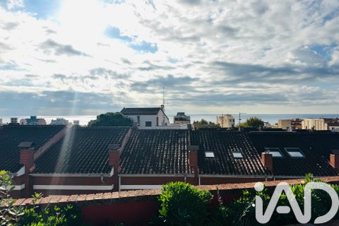 Kamienica w El Masnou, Barcelona, Hiszpania 5 sypialni, 236 mkw. nr 152627 – zdjęcie 4