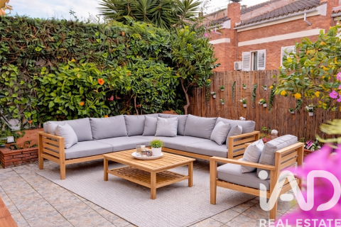 Kaupunkipientalo El Masnou, Barcelona, Espanja 5 makuuhuonetta, 236 m2 No. 152627