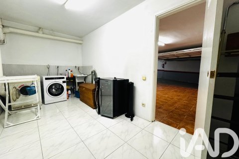 Kamienica w El Masnou, Barcelona, Hiszpania 5 sypialni, 236 mkw. nr 152627 – zdjęcie 10