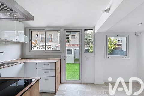 Talo myytävänä El Masnou, Barcelona, Espanja, 4 makuuhuonetta, 110 m2 No. 152626 - kuva 2
