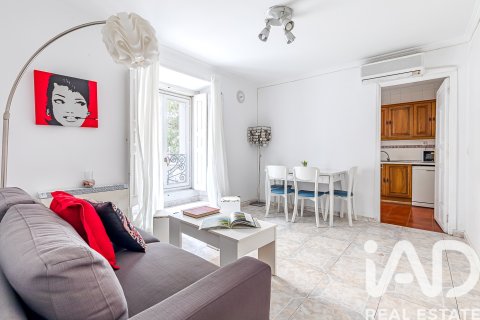 Apartment in Madrid, Spain 4 bedrooms, 90 sq.m. No. 188247
