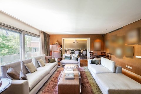 Apartamento en venta en Barcelona, España 5 dormitorios, No. 141020 - foto 3