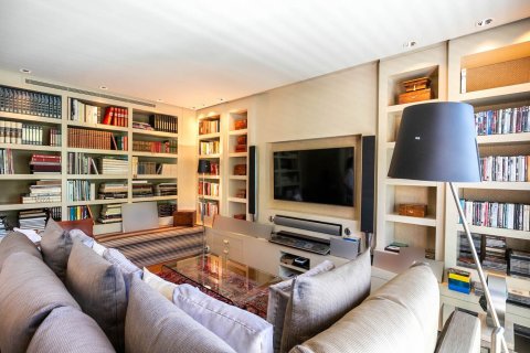 Apartamento en venta en Barcelona, España 5 dormitorios, No. 141020 - foto 7