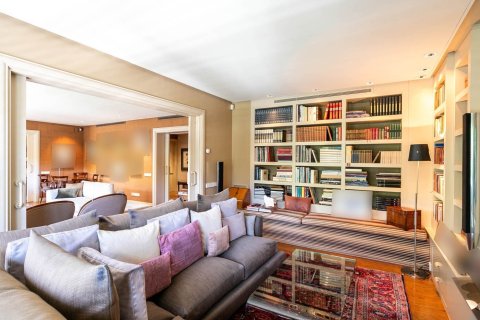 Apartamento en venta en Barcelona, España 5 dormitorios, No. 141020 - foto 6