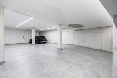 Talo myytävänä Barcelona, Espanja, 5 makuuhuonetta,  No. 141021 - kuva 21