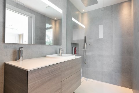 Talo myytävänä Barcelona, Espanja, 5 makuuhuonetta,  No. 141021 - kuva 18