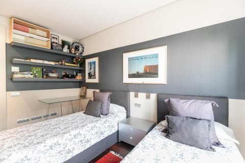 Apartamento en venta en Barcelona, España 6 dormitorios, No. 141017 - foto 30