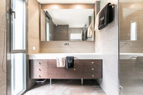 Apartamento en venta en Barcelona, España 6 dormitorios, No. 141017 - foto 17