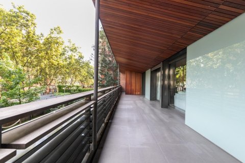 Apartamento en venta en Barcelona, España 6 dormitorios, No. 141017 - foto 6