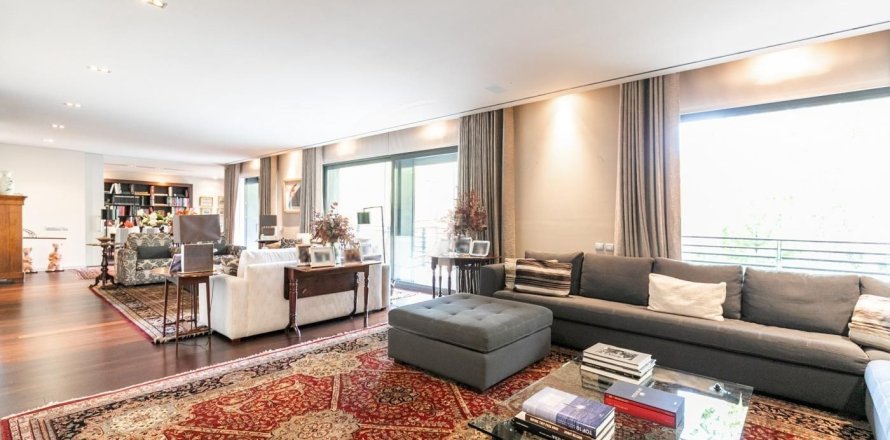 Apartamento en Barcelona, España 6 dormitorios, No. 141017