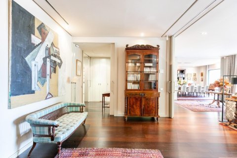 Apartamento en venta en Barcelona, España 6 dormitorios, No. 141017 - foto 25